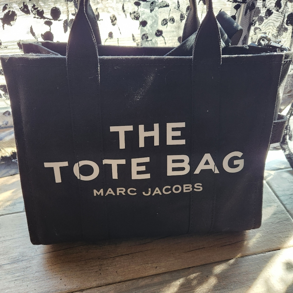 Marc jacobs medium tote bag
